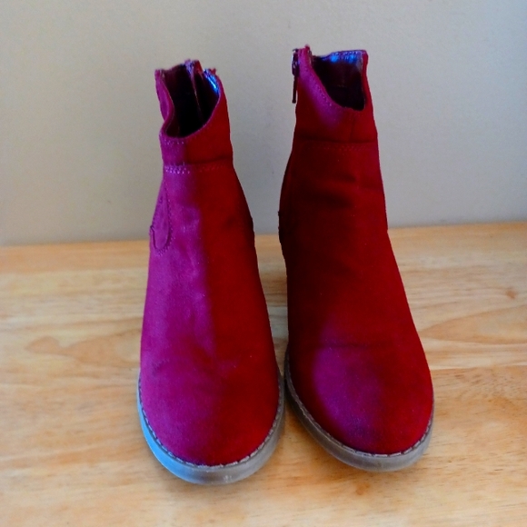 Old Navy Faux Suede Blok Heel Burnt Red Booties Zs.6 - Picture 2 of 10